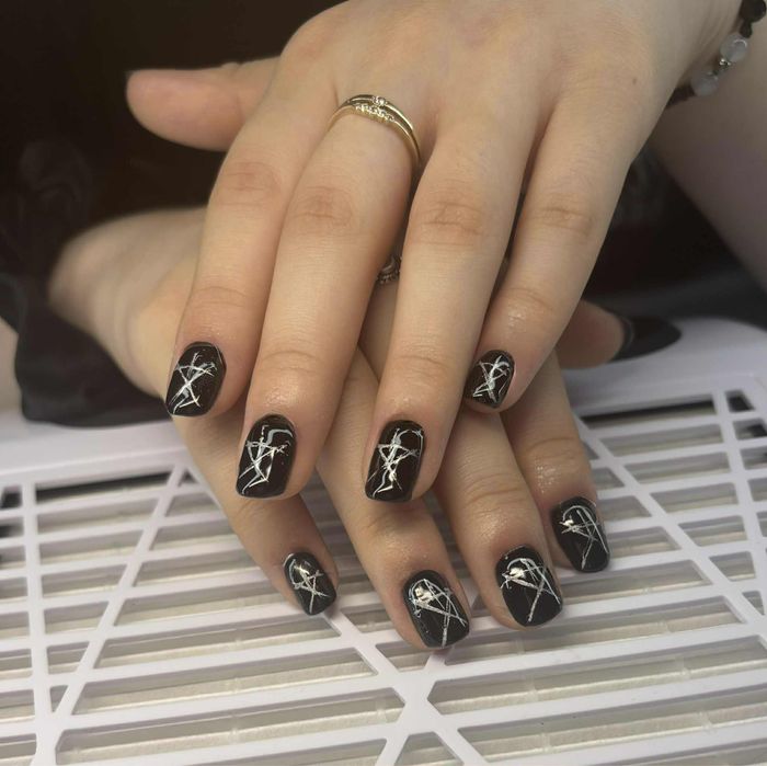 Manicure hybrydowy i żelowy
