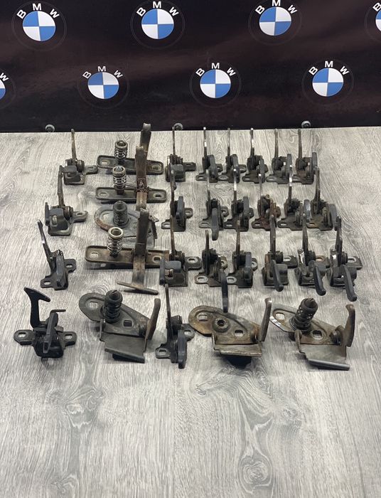 Замок капота  Е34 Е36 Е38 Е39 Е46 Е53 Е60 Bmw концовик