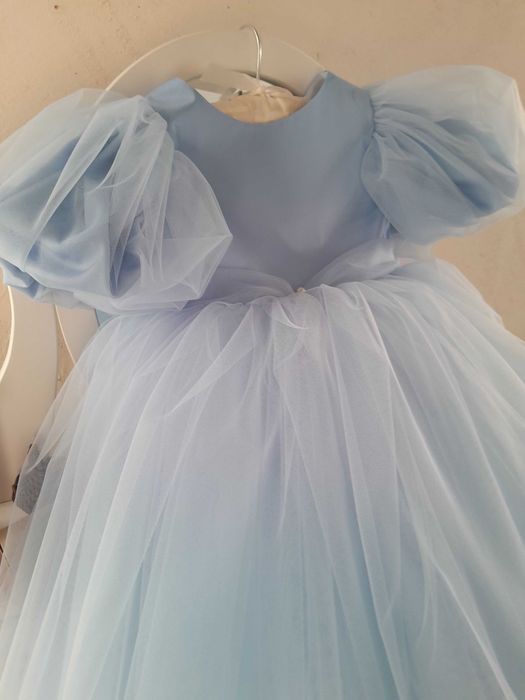 Блакитна святкова сукня