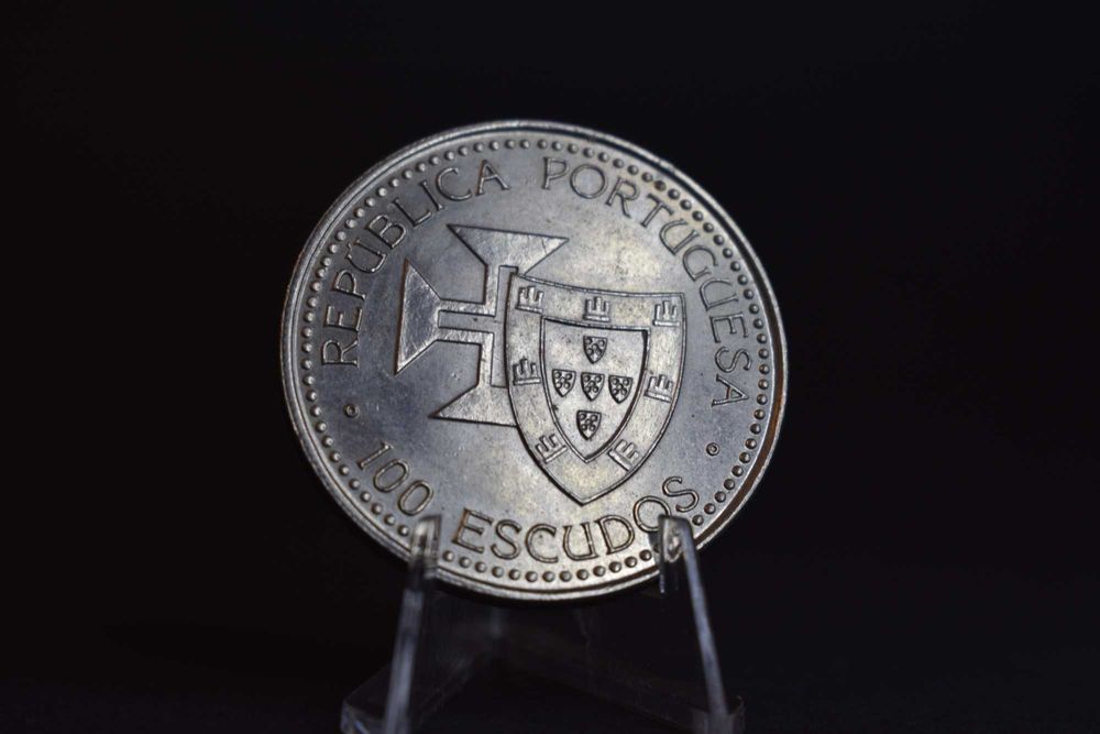 Lote de Moedas Escudos Comemorativas  #137