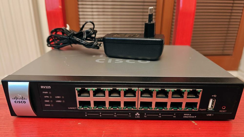 Cisco RV325 - Gigabit Dual WAN VPN router, sprawny, z zasilaczem