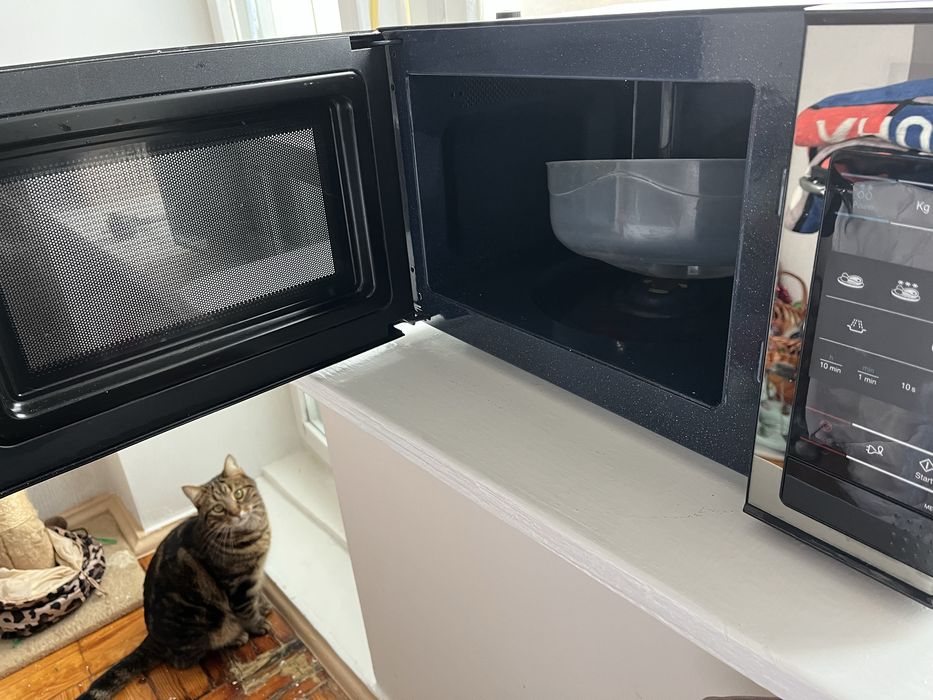 Микроволновка Samsung ME83x