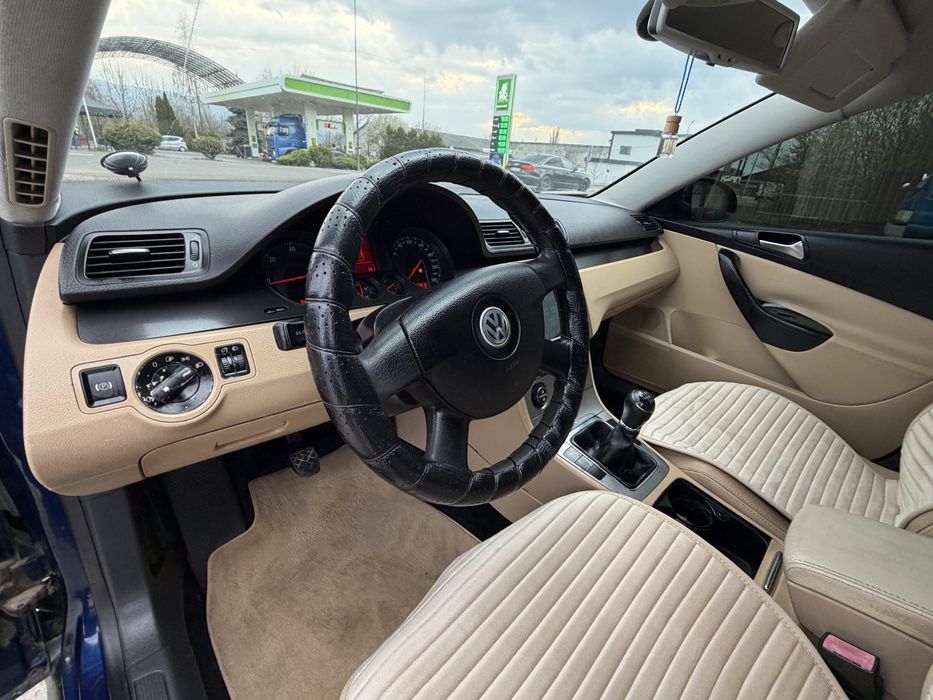 Volkswagen Passat [ Comfortline ]