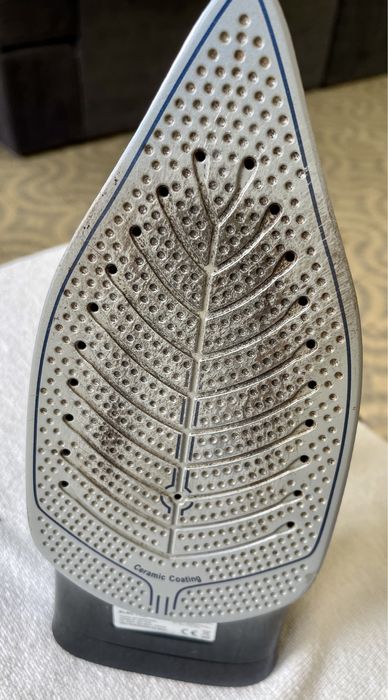 Ferro de engomar a vapor Electronia