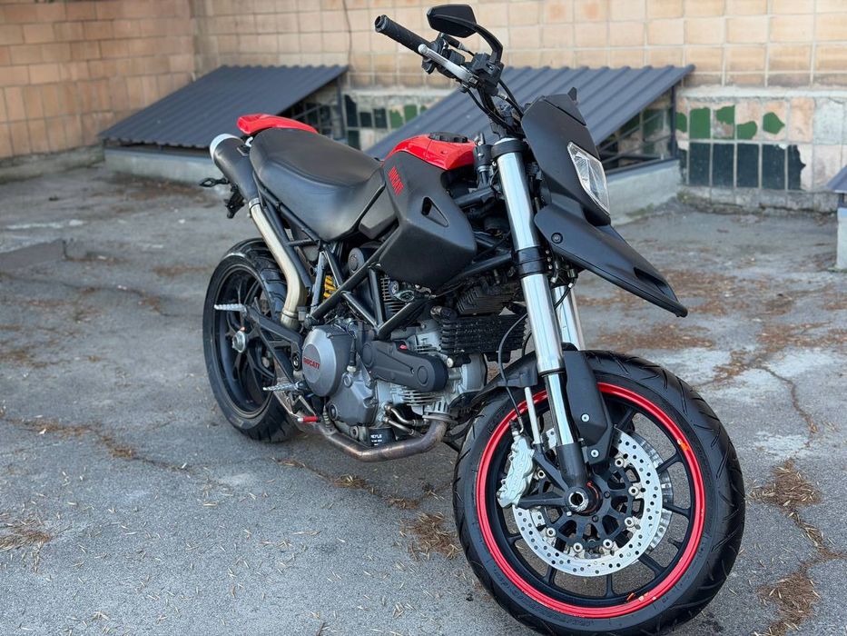 Ducati hypermotard 796