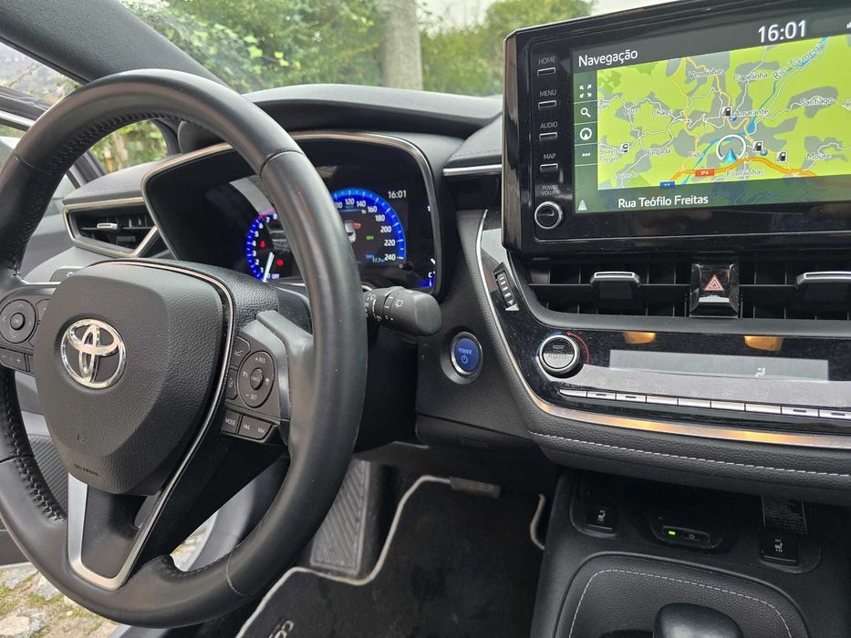 TOYOTA COROLA Luxury Black (Excelente Estado)