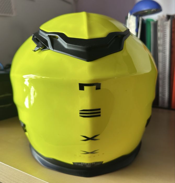 Vendo 2 conjuntos de Capacetes e Blusões para mota