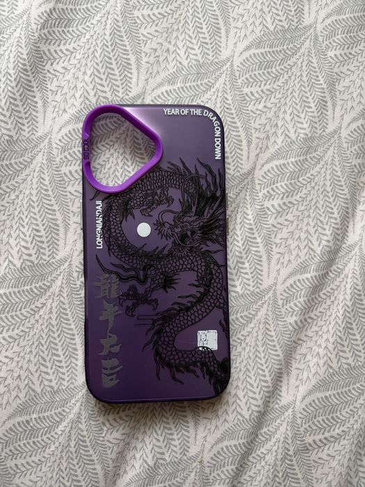 Чохол на iPhone 17 з драконом