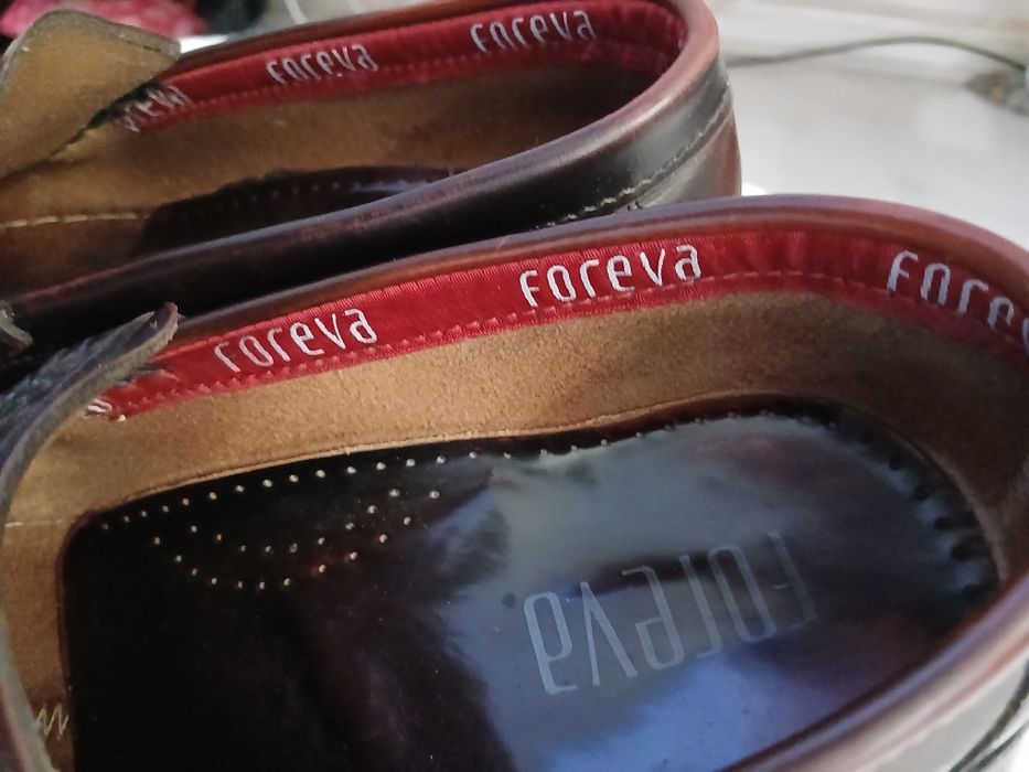 Sapato em Pele marca Foreva  de  Homem numero 40