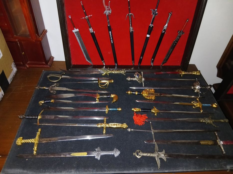 Colecao 30 Espada minitura por 300 €