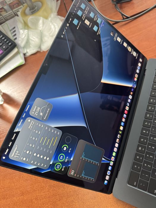 Macbook air M4 256gb 16 озу