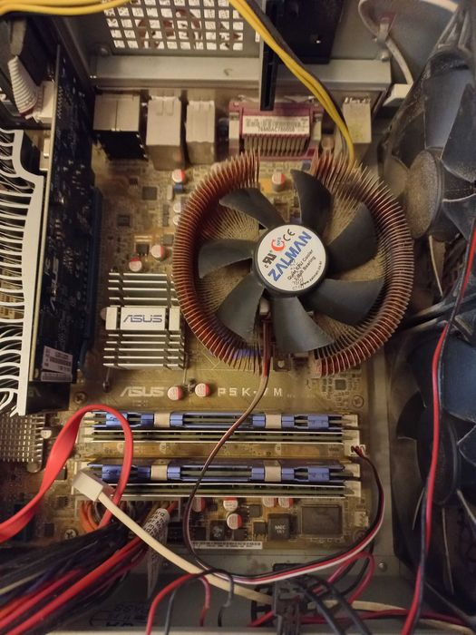 Caixa Antec + kit LGA775 (ASUS P5K-VM, Core 2 Duo, 6GB, GPU, PSU)
