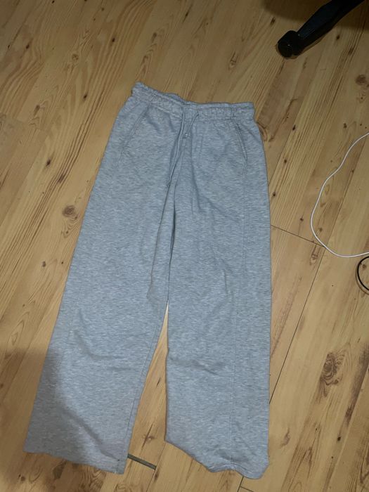 Spodnie dresowe pull&bear xs