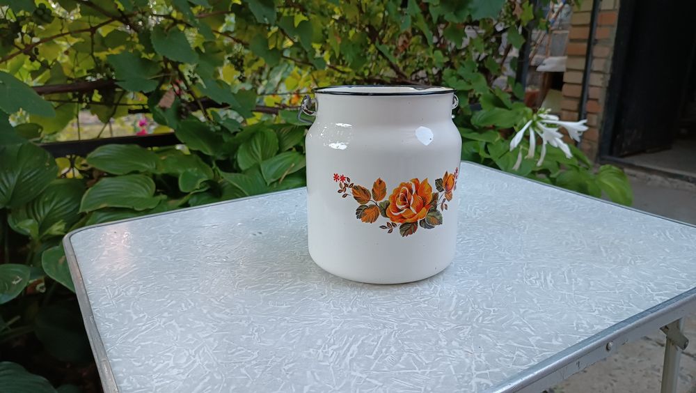 Срочно  бидон3л эмалированная СССР