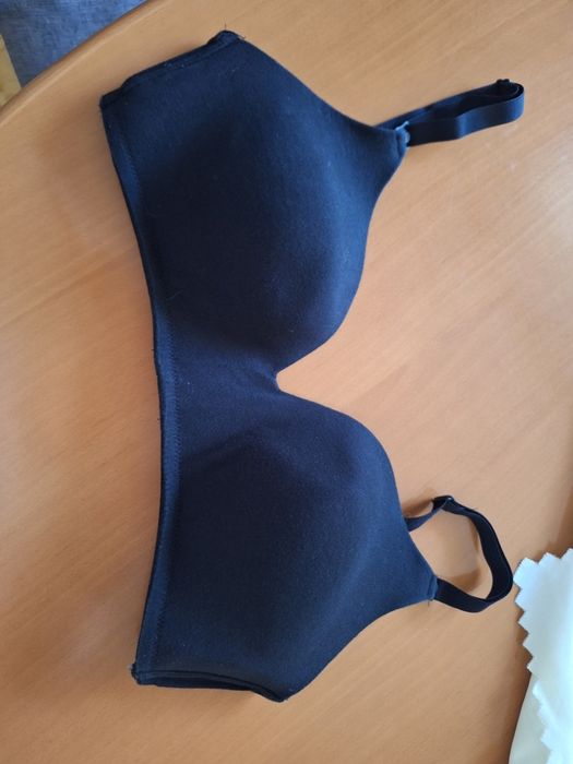 Czarny biustonosz dla karmiącej mamy  rozmiar 38DD, 85E