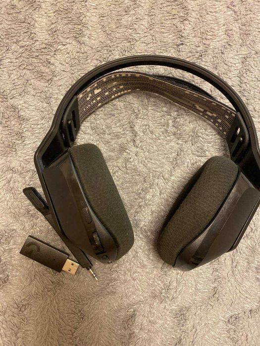 Продам навушники logitech g733