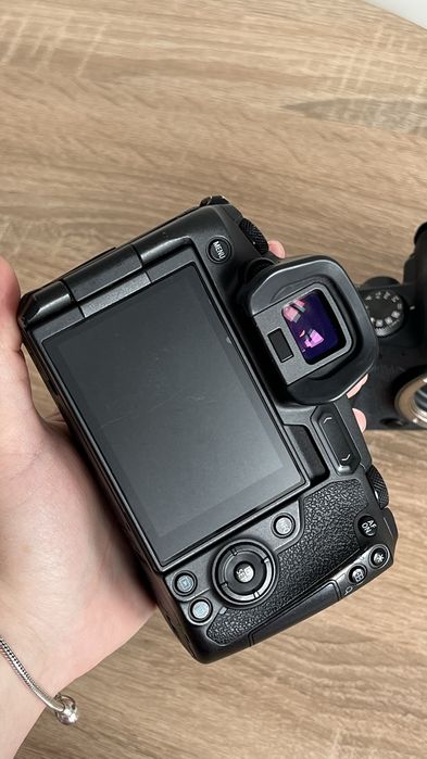 Фотоапарат Canon EOS R
