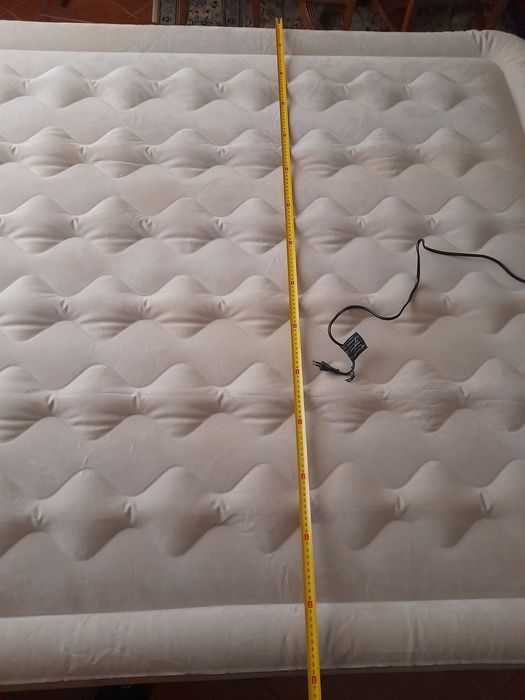 Colchão insuflável duplo 150 x 200 x 49 cm com bomba