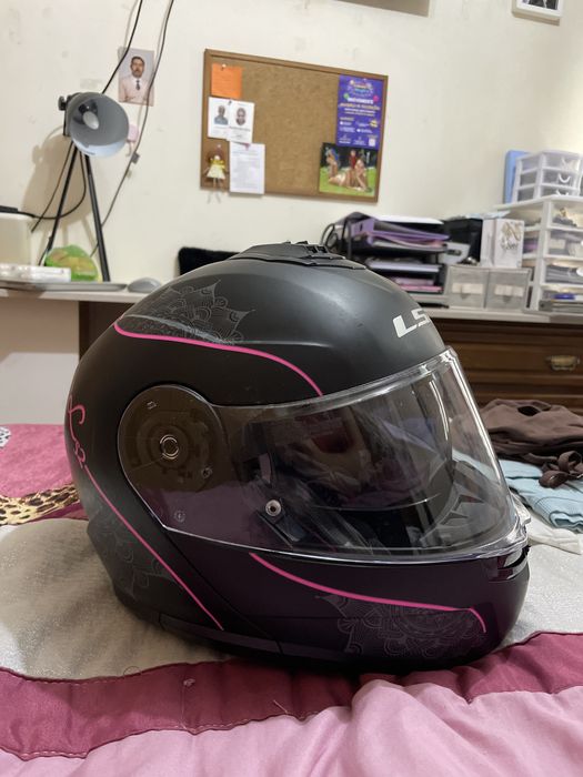 Capacete LS2 feminino