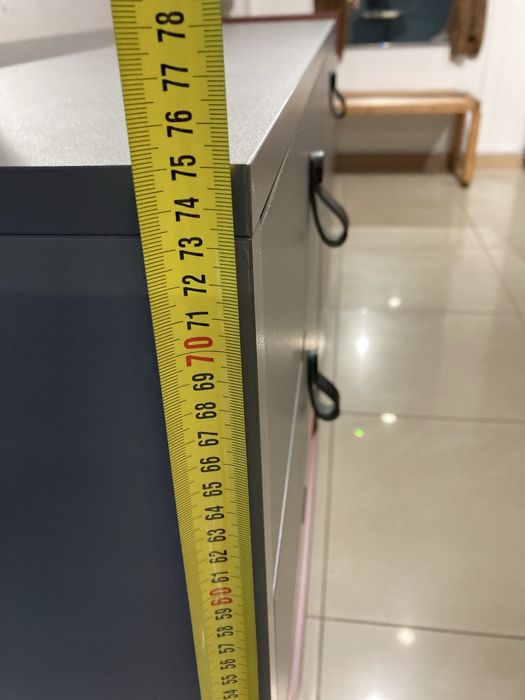 Комод на ніжках з принтом