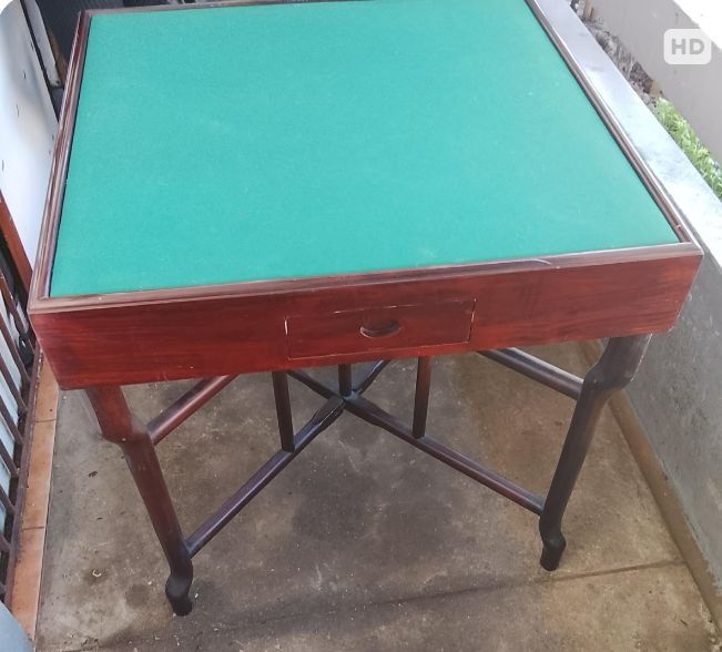 Mesa de poker - bom estado