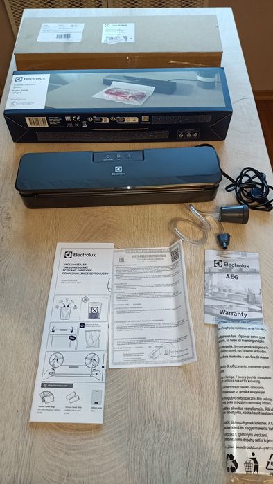 Вакуумний пакувальник Electrolux E4VS1-4AG , Новий