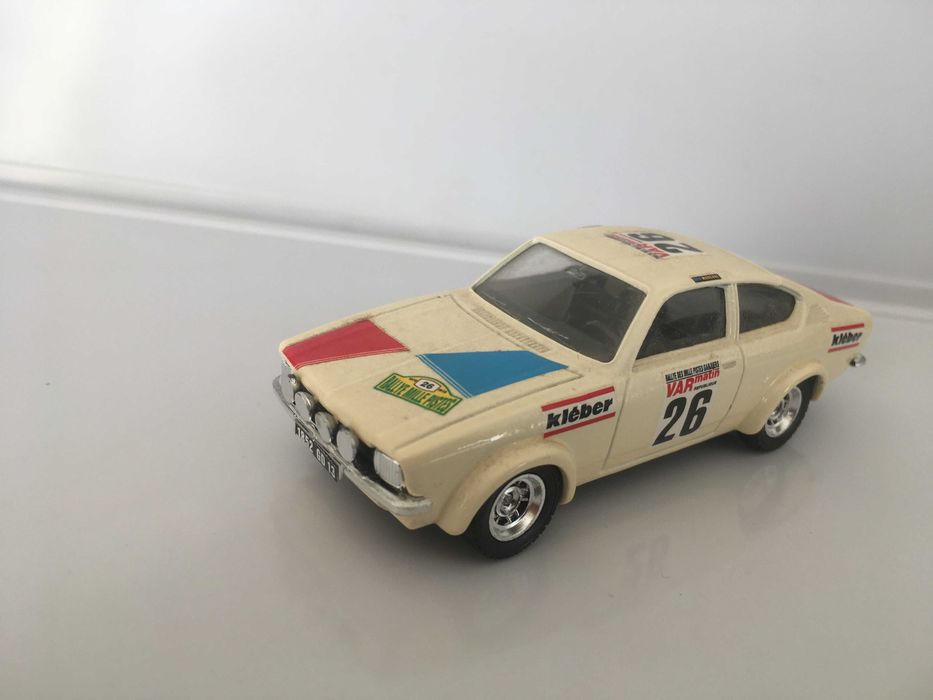 Opel Kadett Coupé GT/E 16V - Solido - esc.1/43 - como NOVO