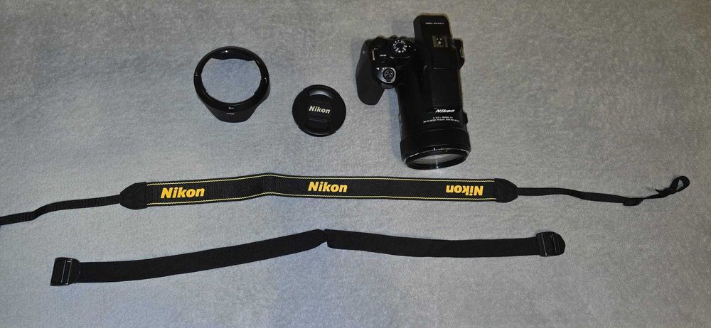 Câmera Nikon Coolpix P1000 + Tripé