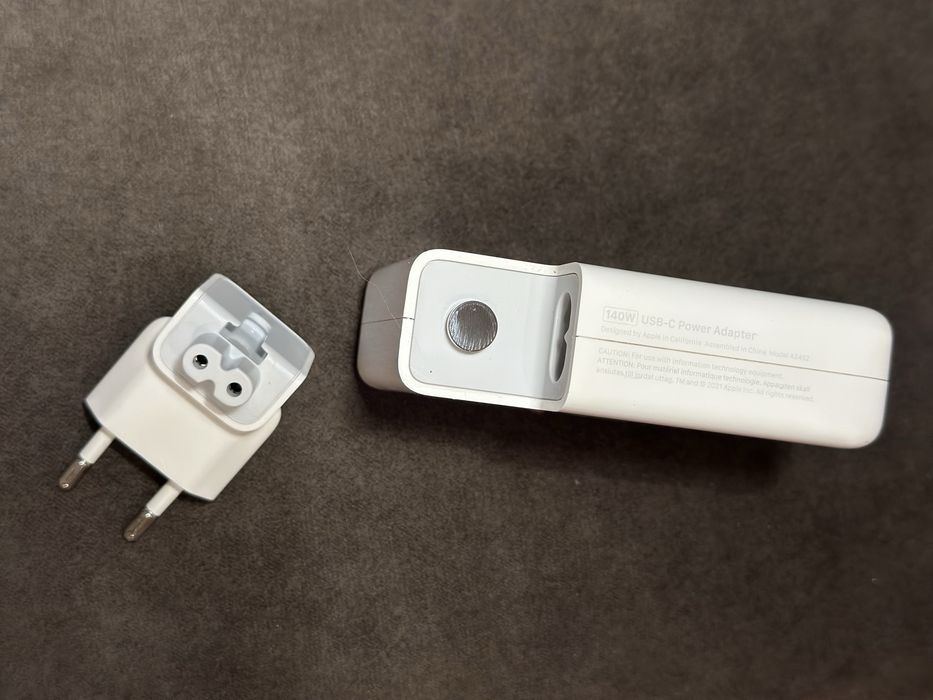 Блок живлення Apple 140W (USB-C) — на запчастини / під ремонт