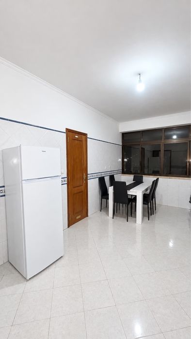 Quartos mobilados para arrendar em Santarém — perto do W Shopping