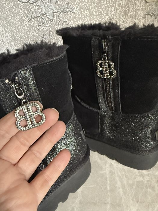 Продам уги теплые новые