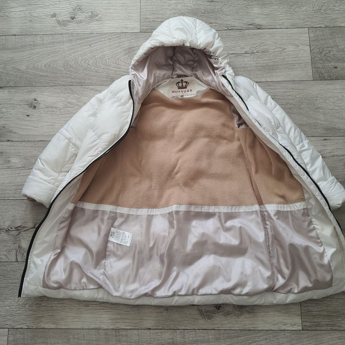 Зимнее пальто на девочку 9-10 лет ,состояние идеальное