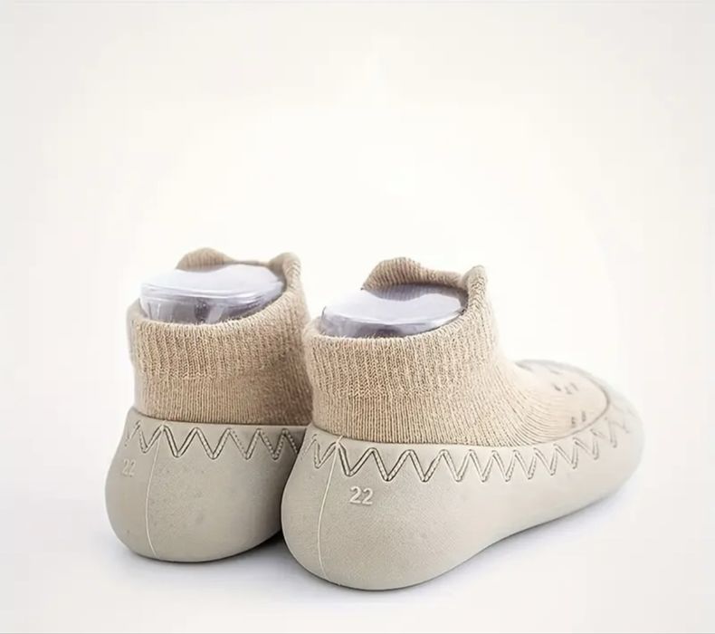 Sapatinho de bebé dos 6 aos 12 meses