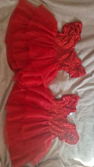 Vestidos vermelhos de festa para bebé – gémeas