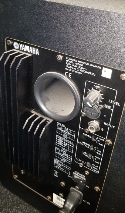 Colunas de estudio Yamaha