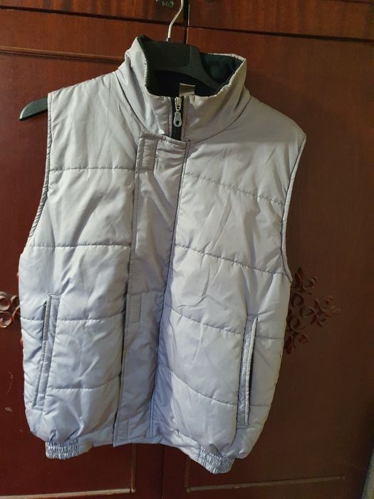 Продам жилет безрукавку. CRAFT