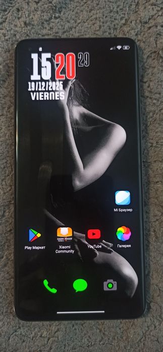 Флагман Xiaomi Mi 11   8+4/256 Gb NFC