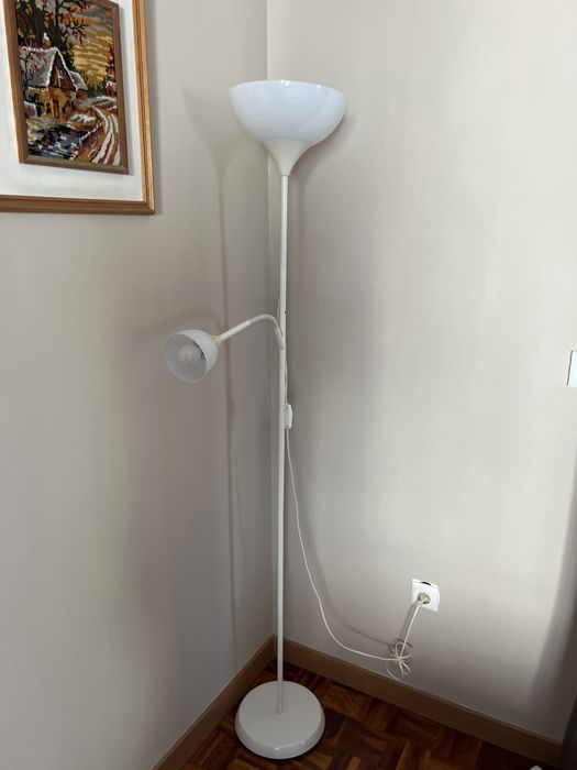 Candeeiro de pé Ikea