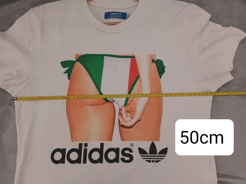 Rara t-shirt Adidas Originals série Adibottom