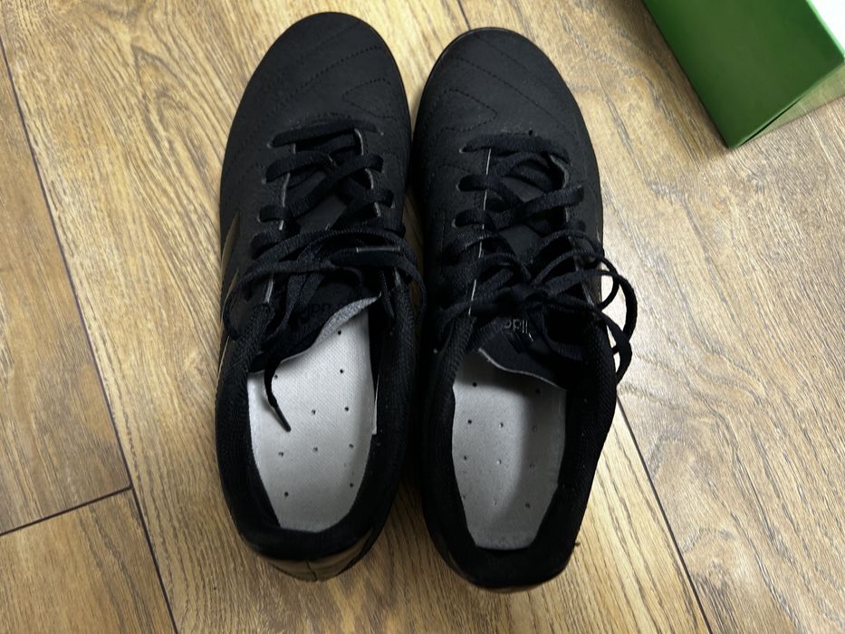 Сороконожки  Adidas 40,5