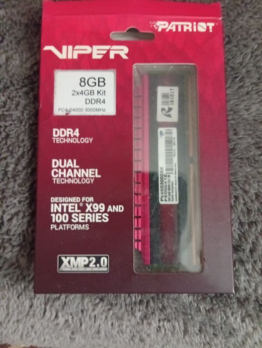 Продам память ДДР4 8 гб