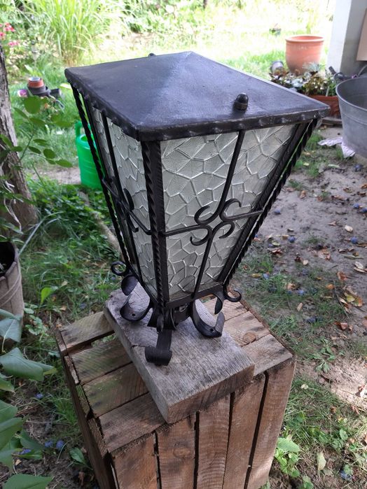 Stara retro lampa zewnętrzna duża, latarnia