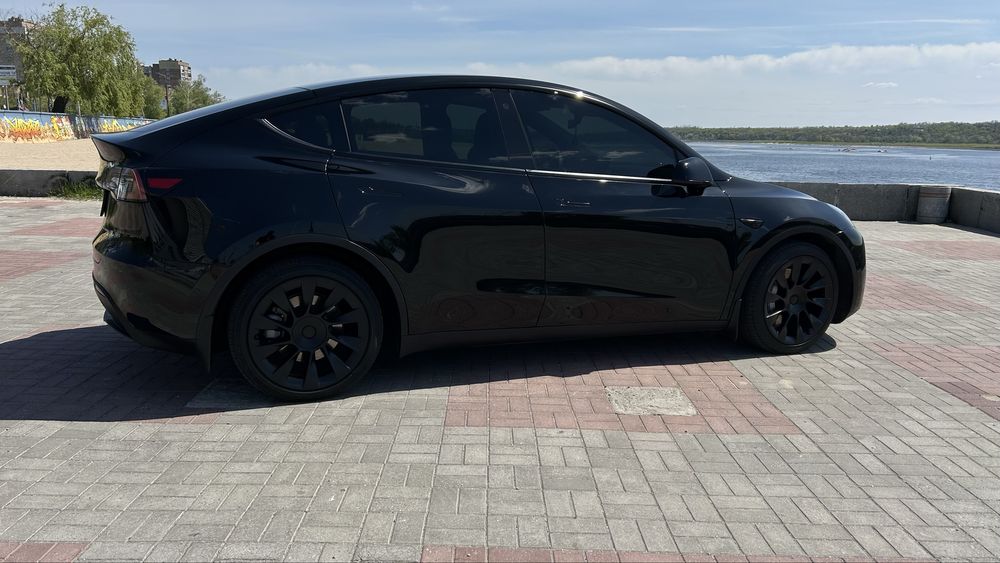 Tesla Model Y Long Range Dual Motor