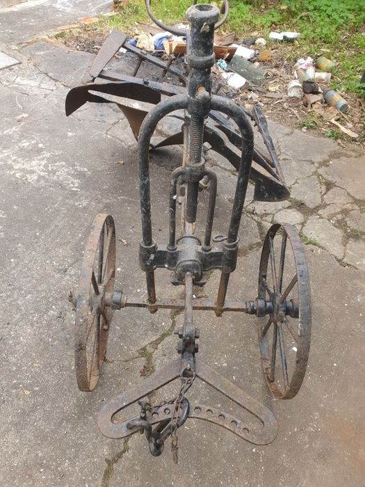 charrua antiga em ferro