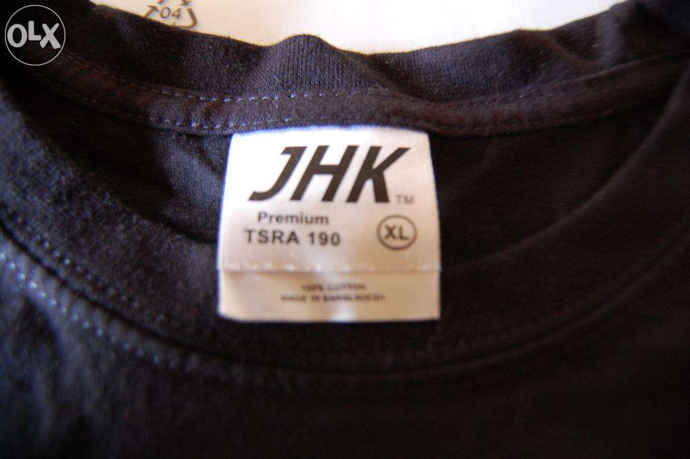 T-shirts pretas, tamanhos L e XL