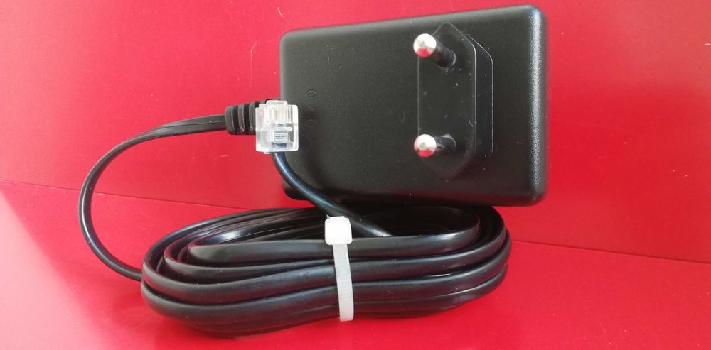 Блок питания SGW-065EU-01 два напряжения постоян. ток 6.5V и перем. 9V