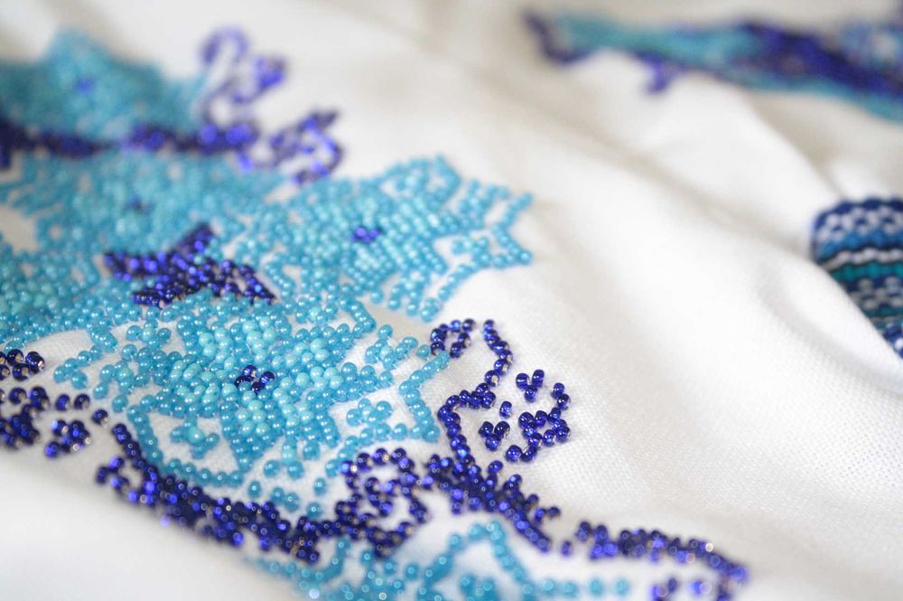 Жіноча вишиванка з бісеру, р.50-52