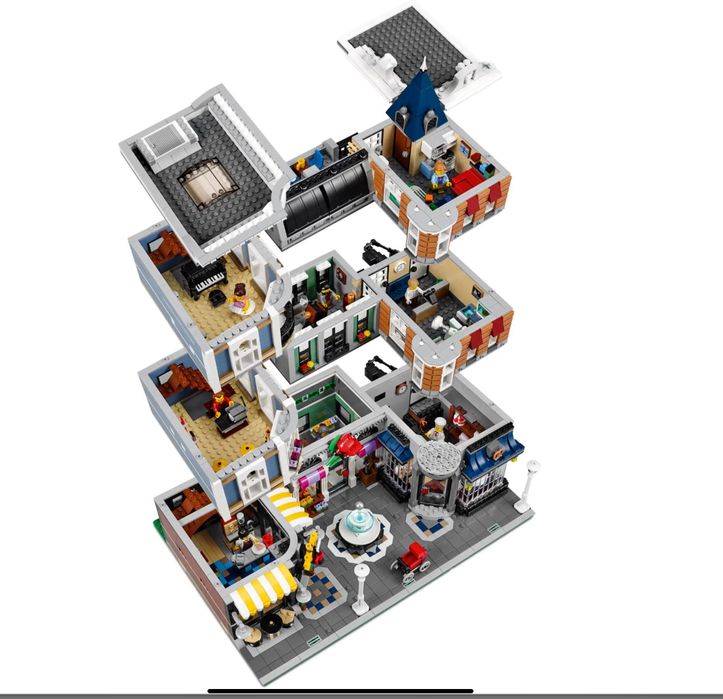 Lego Assembly Square 10255