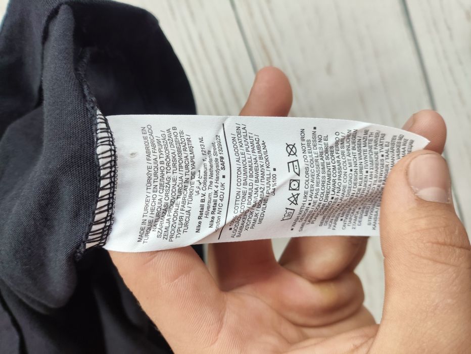 Оригинальная футболка Nike с радужным лого, размер М