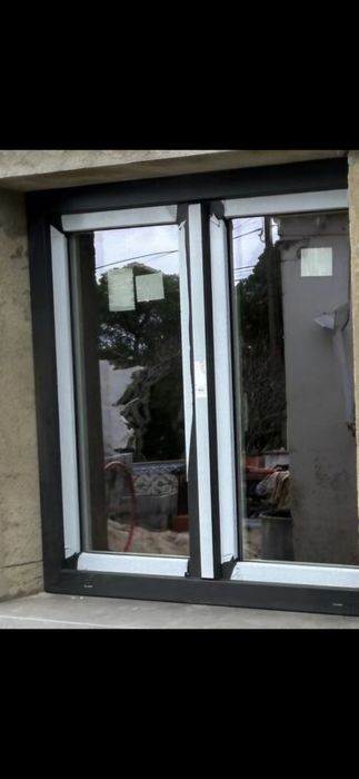 Urgente: Janela PVC oscilobatente NOVA 1230x1190 acabamento premium